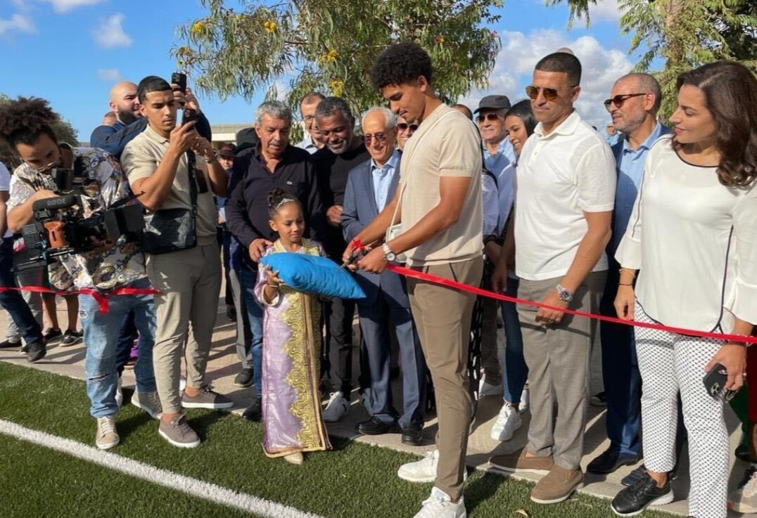 إما أن تكون شاذ … وإلا فأنت غير مرغوب فيك … تولوز يبعد النجم المغربي أبو خلال بسبب موقفه من المثلية !