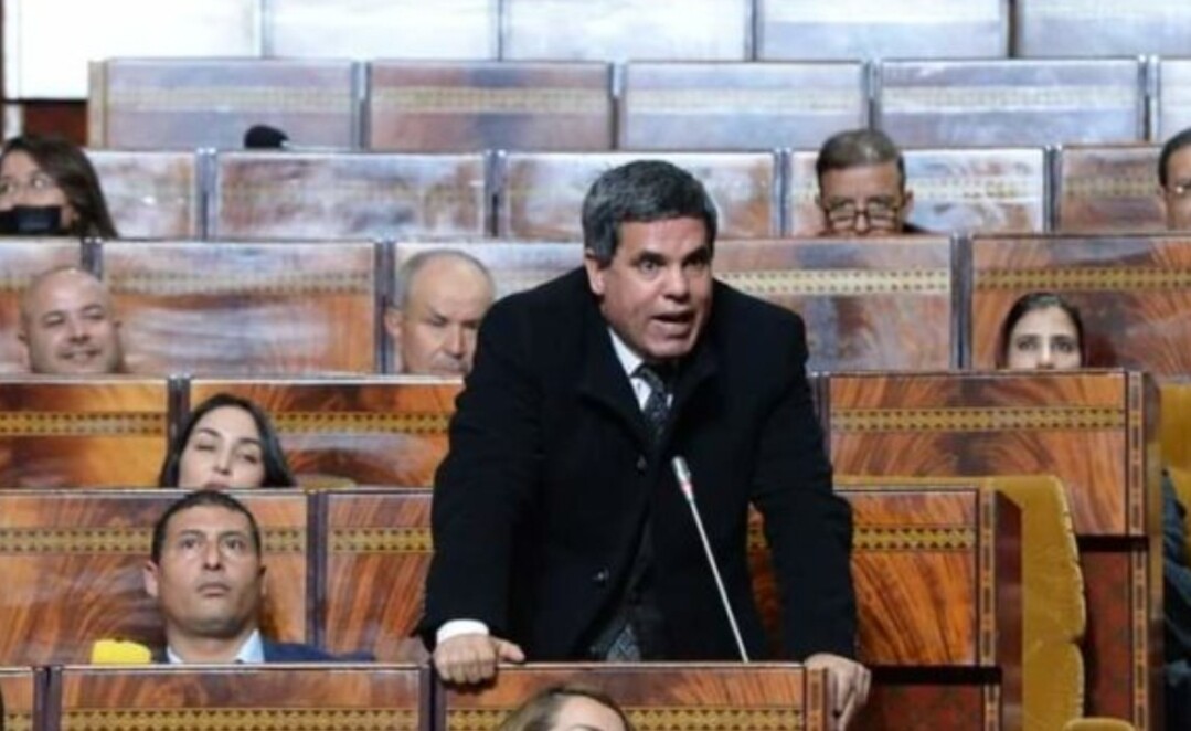 عزل البرلماني “هشة بشة” من البرلمان ورئاسة جماعة دار الكداري بسبب السرقة
