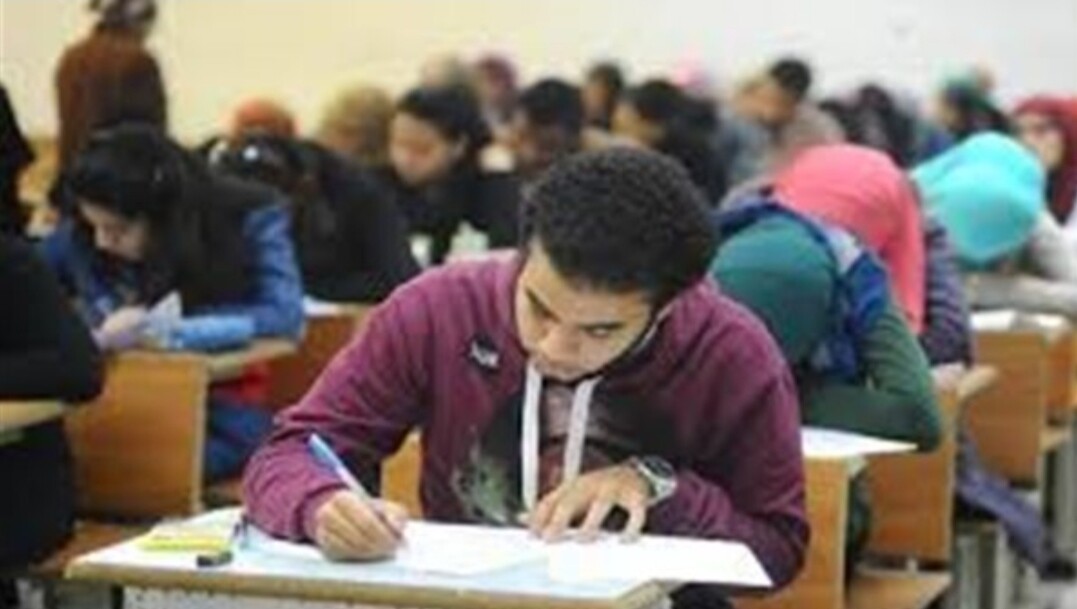 الأغلبية والمعارضة بالبرلمان تطالب بتعميم المنحة الجامعية وجعلها شهرية