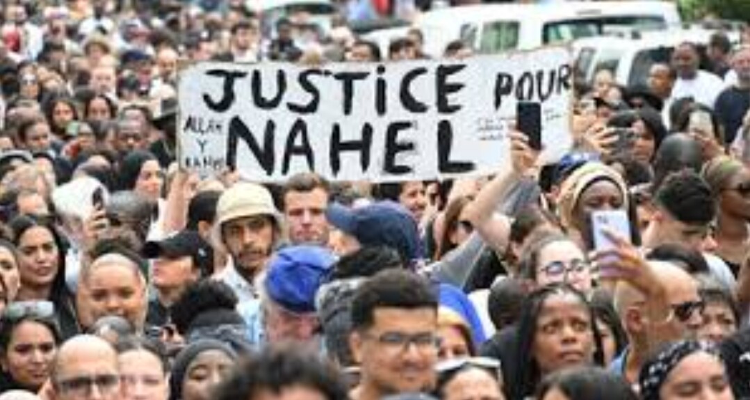 مقتل قاصر جزائري على يد الشرطة يفجر اعمال عنف بعدة مدن فرنسية ويتسبب في اعتقال 150 شخصا