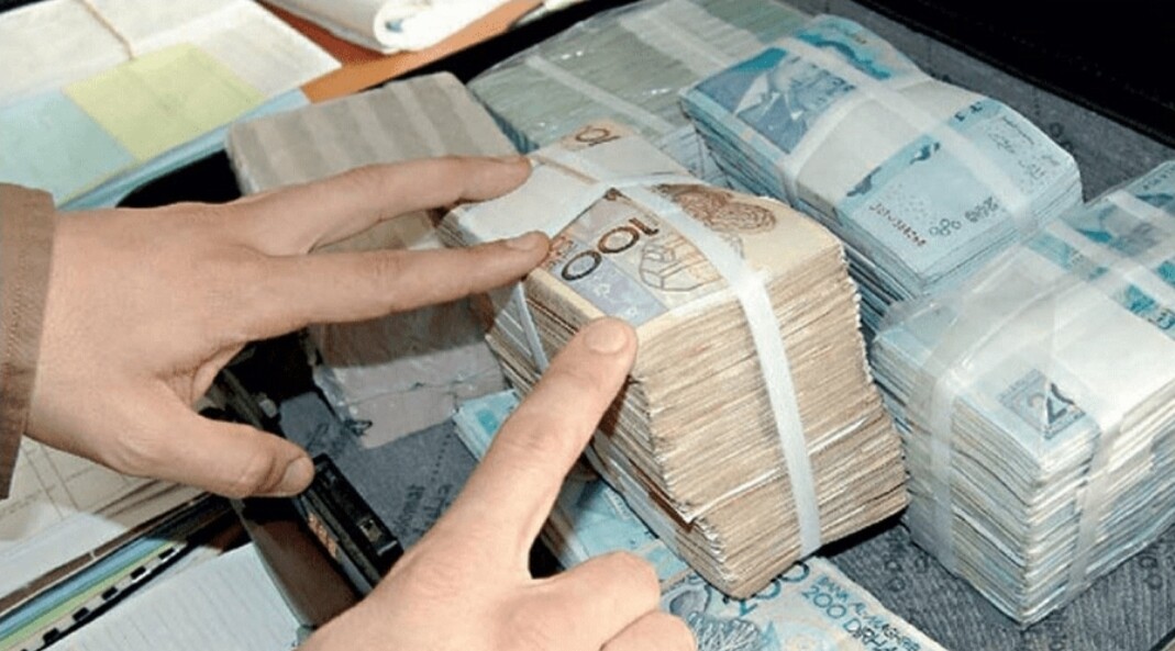 بمعلومات من المخابرات … توقيف مستخدمة بوكالة بنكية سرقت 400 مليون سنتيم