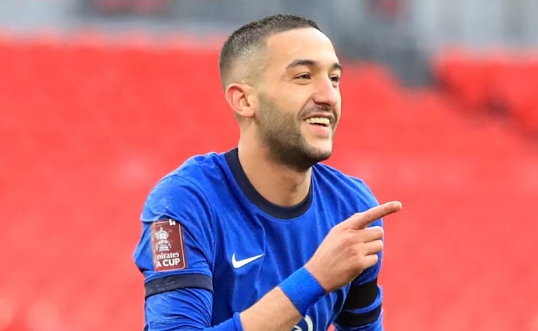 زياش يستهزئ بمن إدعى إصابة في الركبة تحرمه من التعاقد مع النصر السعودي