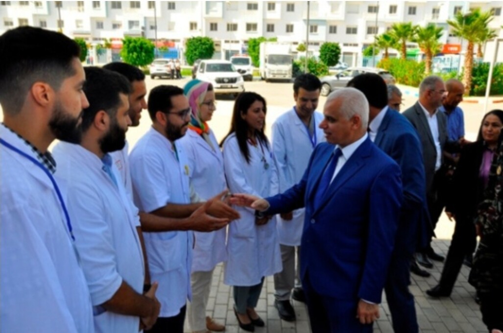 بحضور وزير الصحة ، رئيس جماعة الدريوش يثني على خدمات المستشفى الإقليمي، ومستشار بذات الجماعة يبهدله !