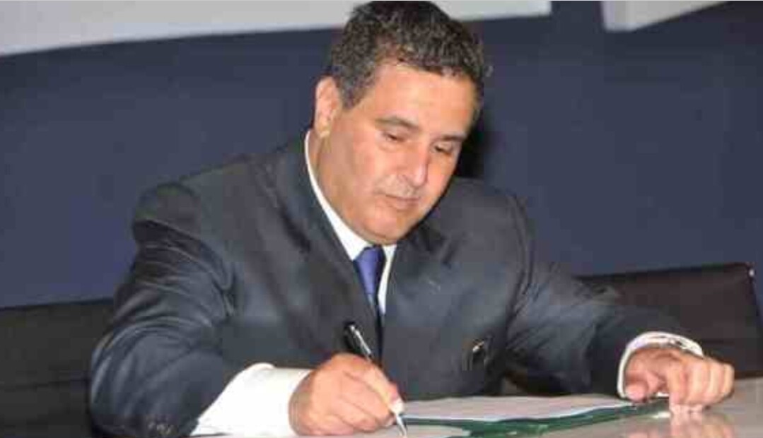 النصب على أخنوش ووزراء آخرين باسم الملك
