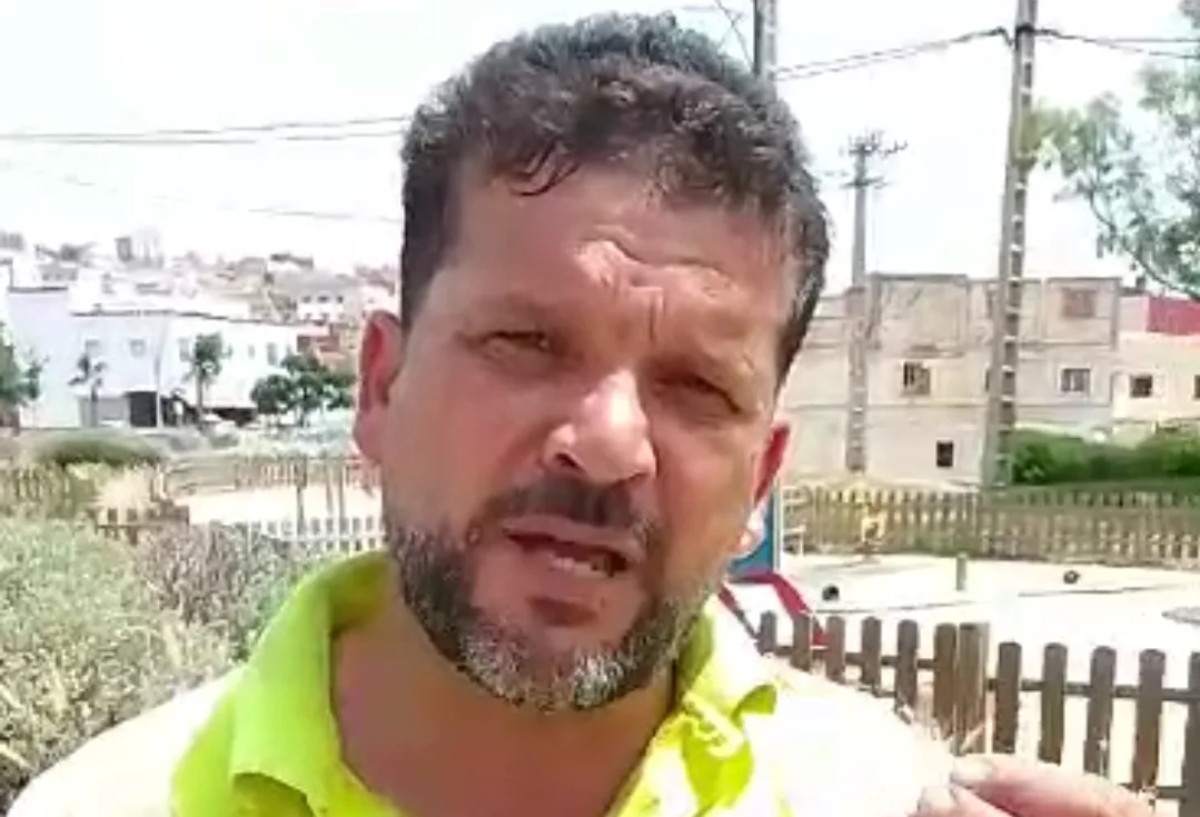 فيديو :   صرخة العمال العرضيون ، أجور غير مدفوعة واحتقار ، وتنديد بسياسة الإقصاء التي ينتهجها رئيس جماعة الناظور