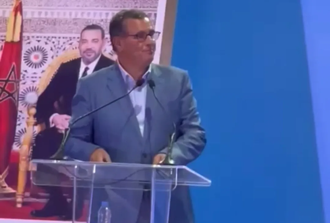 فيديو :   حل منتصف النهار بالقاعة وغادرها مباشرة إلى المطار … أخنوش يترأس بالناظور لقاء تواصليا مع منتخبي ومناضلي التجمع الوطني للأحرار بالشرق