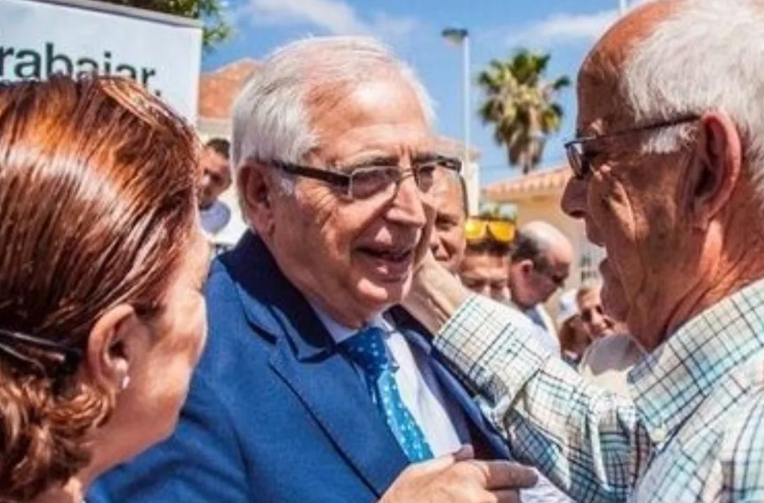 خلال حفل تنصيبه … إمبرودا رئيس حكومة مليلية يتهم المغرب بفرض حصار قاتل على سكان المدينة ، ويستنجد بالاتحاد الأوروبي لإعادة فتح الجمارك