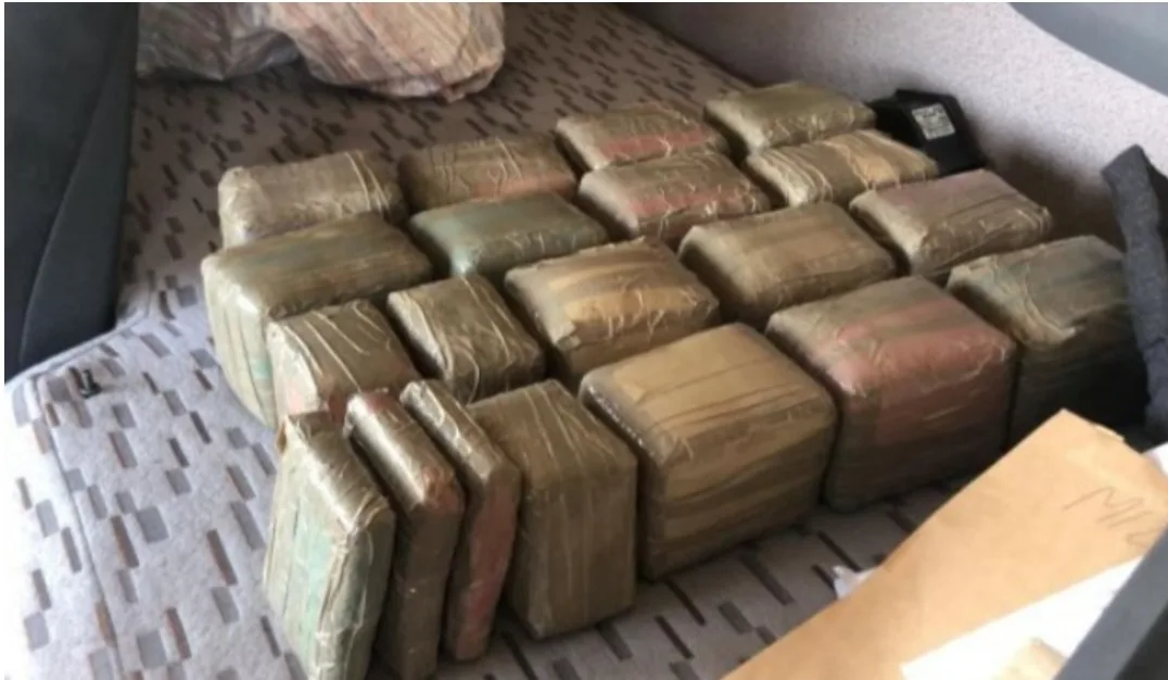 الشرطة القضائية تتمكن من حجز حوالي طن من الحشيش بميناء بني أنصار بالناظور