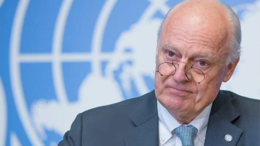 دي ميستورا يجتمع بوزير الخارجية الجزائري لتحديد دور “الكابرانات” في إطالة نزاع الصحراء المغربية
