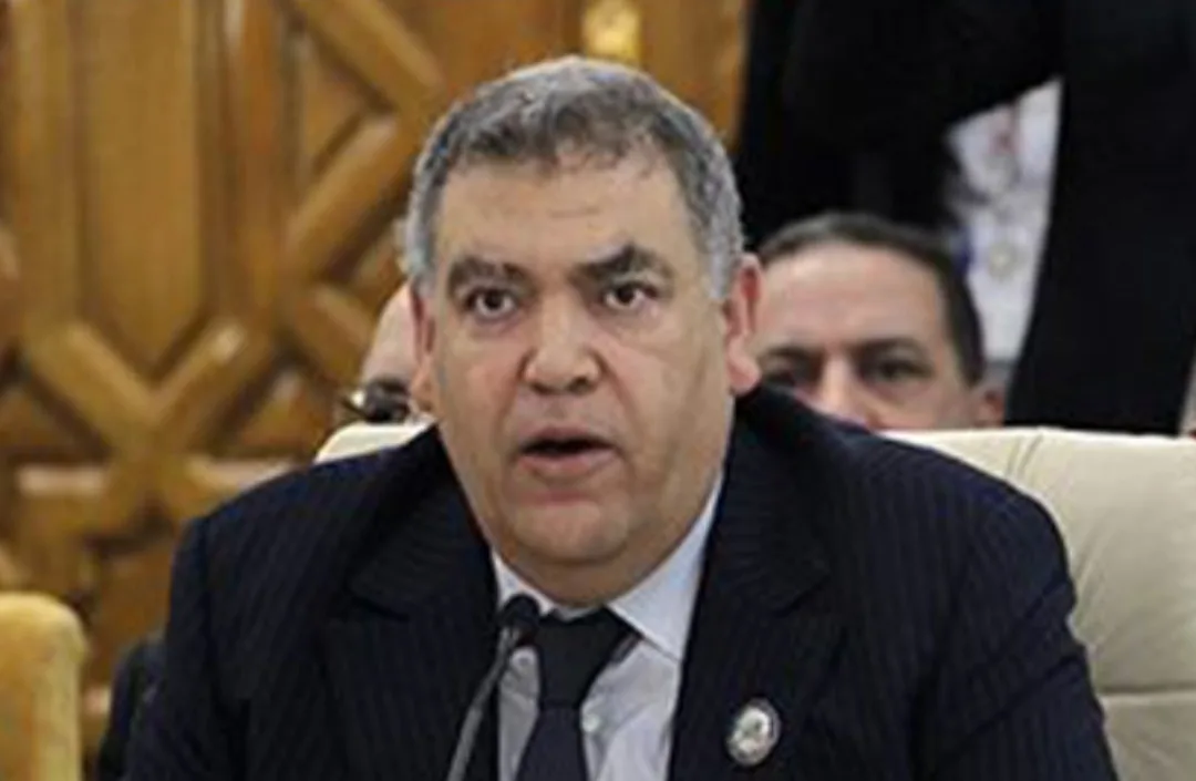 لفتيت يضيق الخناق على الجماعات الترابية والإدارات ..  ويعلن السكوت وعدم الرد على الرخص والطلبات بمثابة موافقة