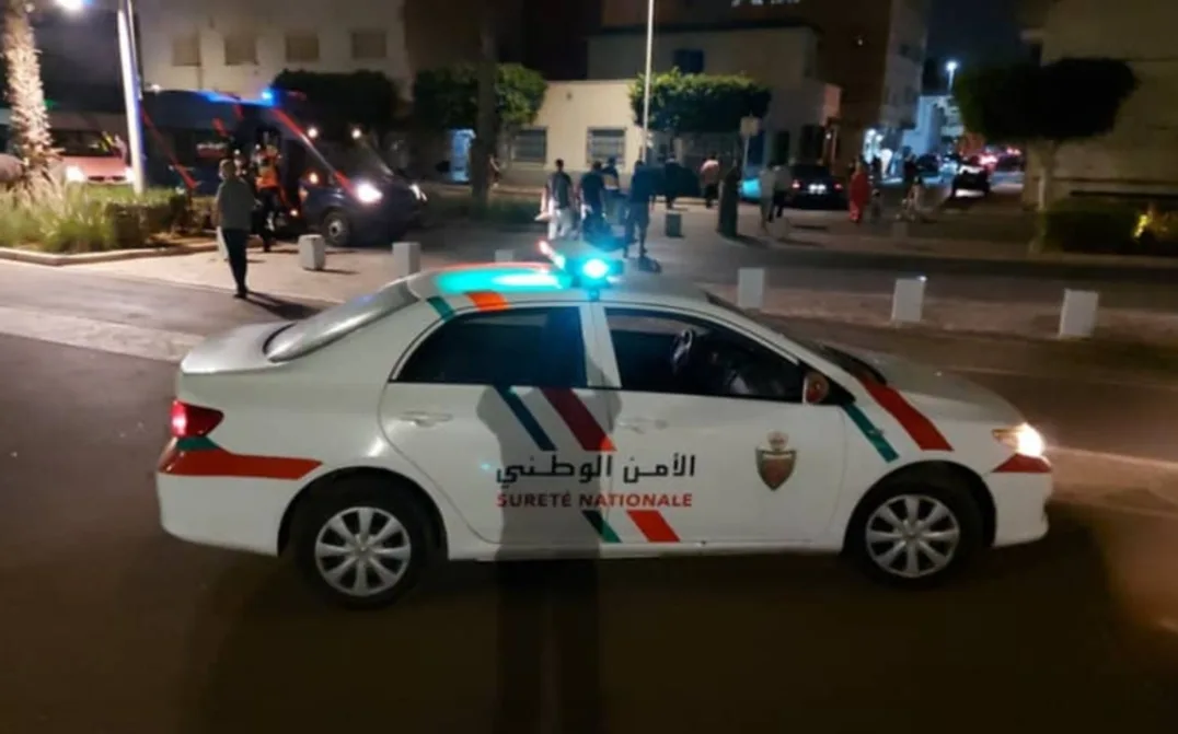 توقيف 3 أشخاص لركوبهم سيارة شرطة بنطوان ومحاولة قيادتها