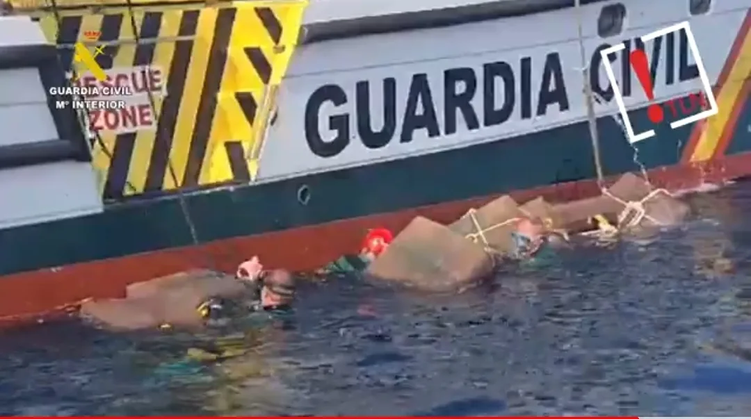فيديو :     الحرس المدني الإسباني يحجز كمية كبيرة من الحشيش بسواحل ألميريا كانت قادمة من المغرب