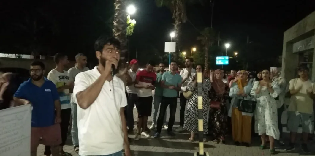 إحتجاجات كبيرة وسط ساكنة تازة بسبب تردي الخدمات الصحية والرشوة والإبتزاز