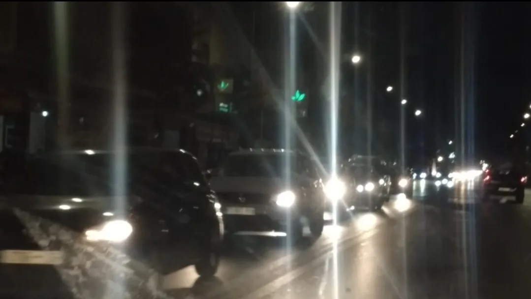 في ظل عدم قيام المجلس البلدي بدوره وغياب الدرك الملكي … ساكنة جماعة بني درار بوجدة تعاني إختناقا مروريا غير مسبوق