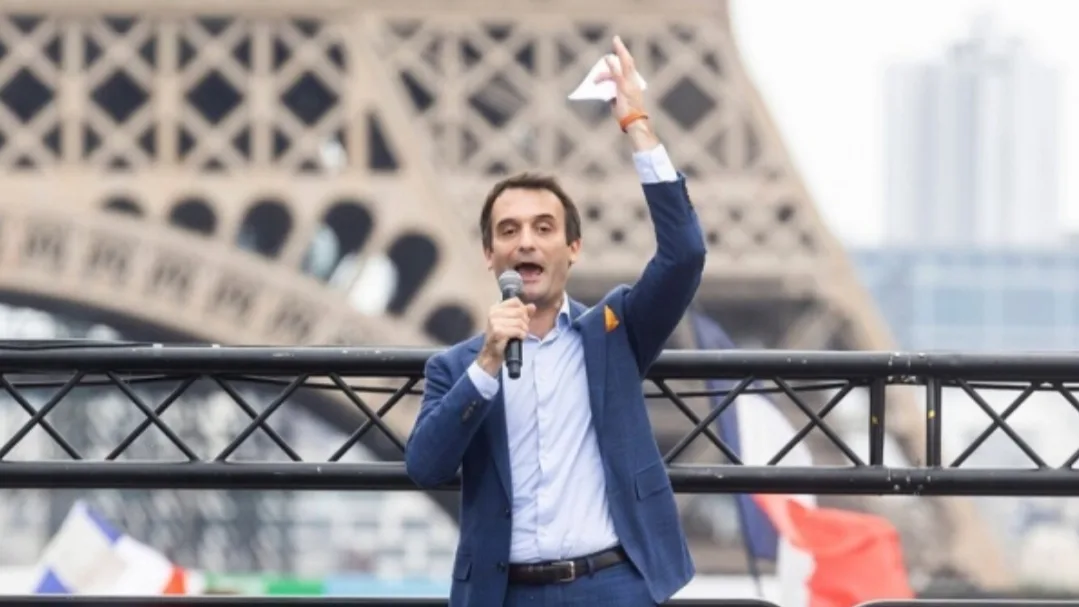 زعيم الوطنيين الفرنسي :        ماكرون يضحي بفرنسا من أجل أوكرانيا