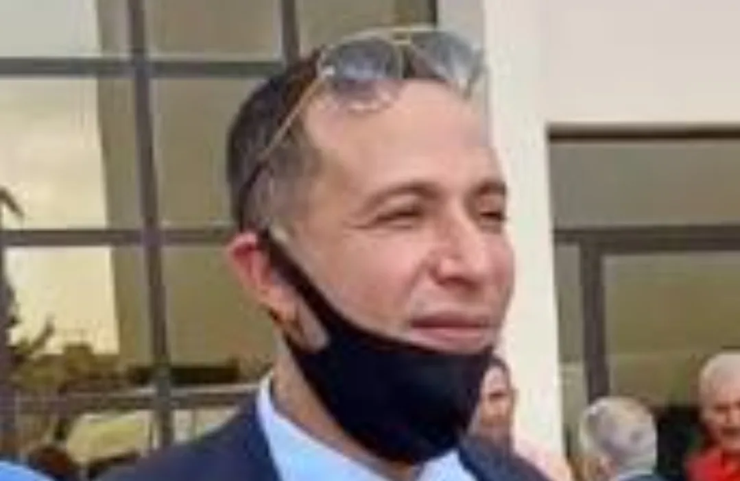 بالدليل :    السلطات الإسبانية تبحث عن عبد الرحيم بعيوي رئيس جماعة عين الصفا بوجدة في قضايا تتعلق بمحاولة الذبح وإرغام طالب على ممارسة الجنس عليه