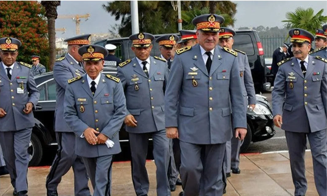 بعد مقالات “كواليس الريف” المعززة بالأدلة … القيادة العليا للدرك الملكي تعزل دركي فاسد بمركز بني أدرار بوجدة