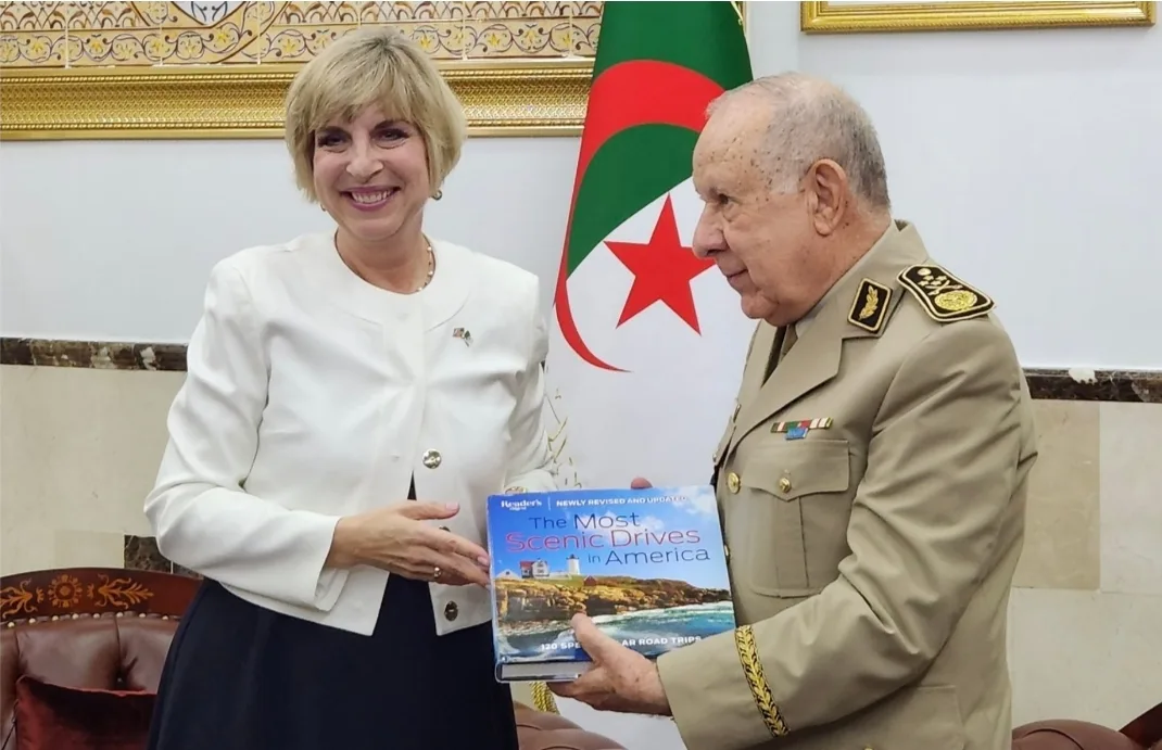 واشنطن تنزل بثقلها لحل ملف الصحراء .. رئيس جهاز CIA يهاتف شنقريحة، والمبعوث الأمريكي للبوليساريو يتحدث عن قبول الحكم الذاتي !