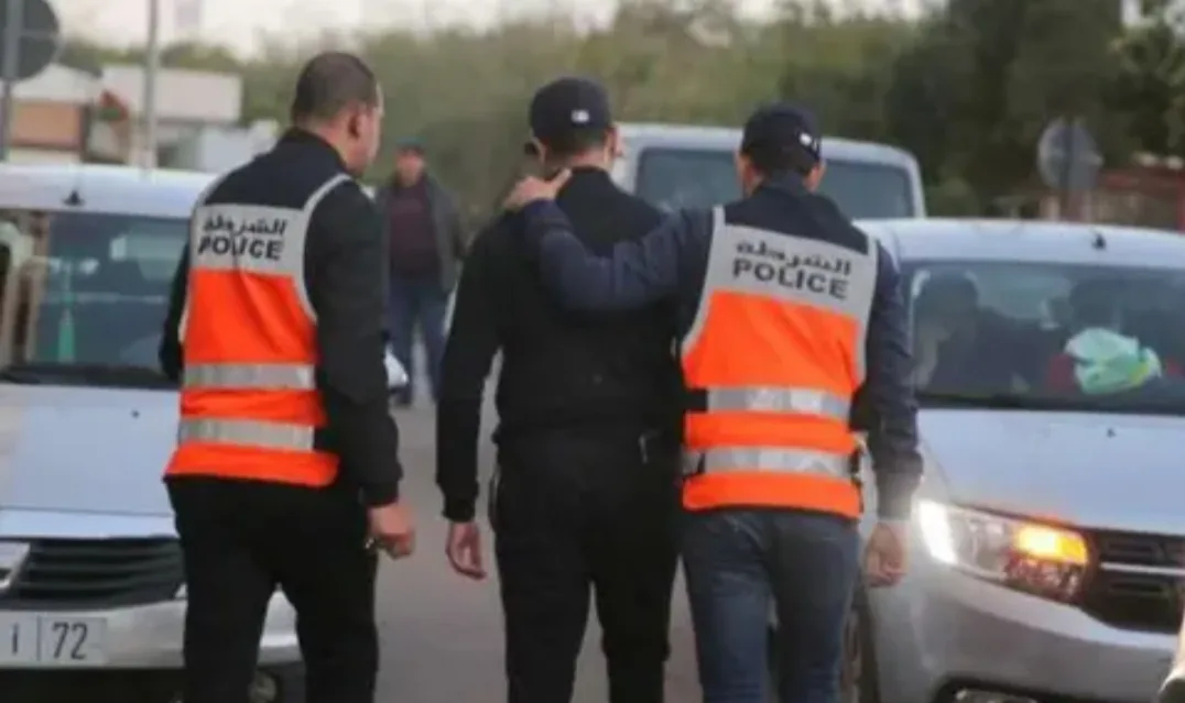 نحويل مواد غذائية موجهة لضحايا الزلزال يقود ثلاثة أشخاص للإعتقال