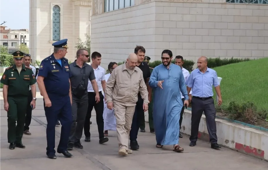غموض يلف ظهور جنرال روسي كبير في مسجد بالجزائر بالقرب من الحدود مع المغرب