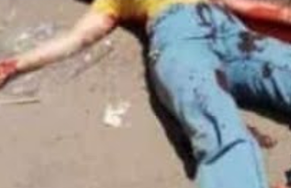 زوج يذبح زوجته من الوريد إلى الوريد ويلوذ بالفرار رفقة طفلته