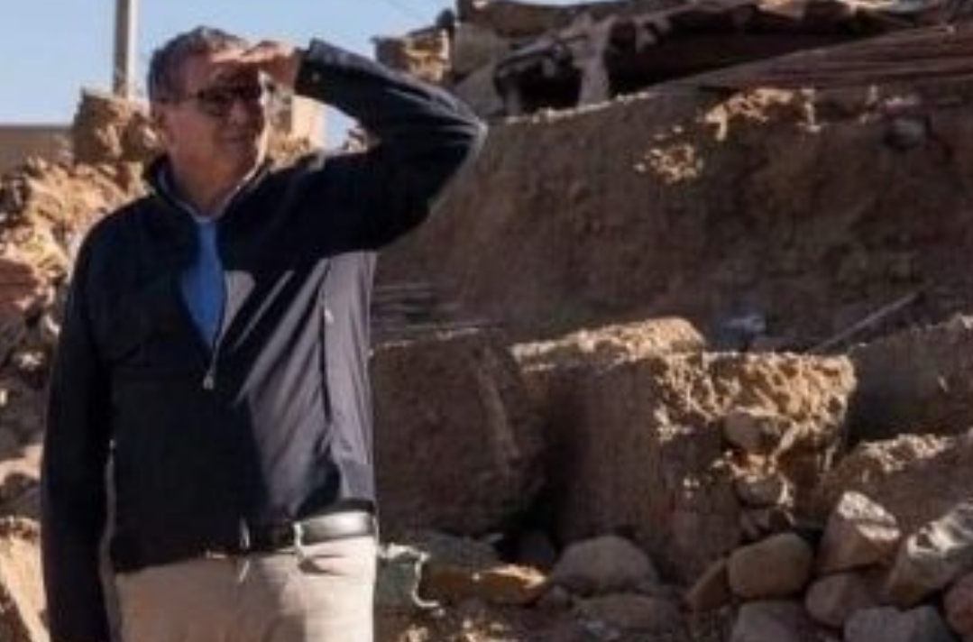 “صدق أولا تصدق” … وبعد مرور 15 يوما على فاجعة الزلزال … وأخيرا أخنوش يزور المناطق المتضررة بإقليم الحوز