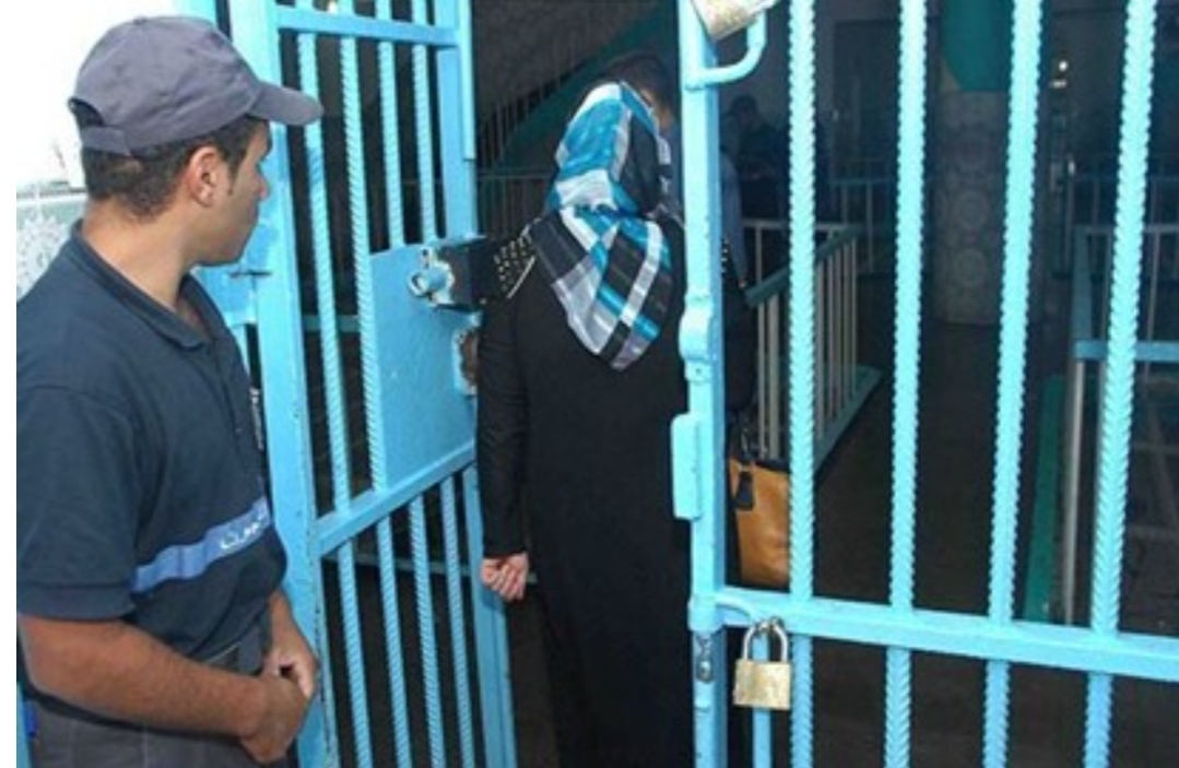 جهة رسمية تطالب بضرورة توفير أماكن خاصة بالممارسة الجنسية للسجناء والسجينات دون تمييز