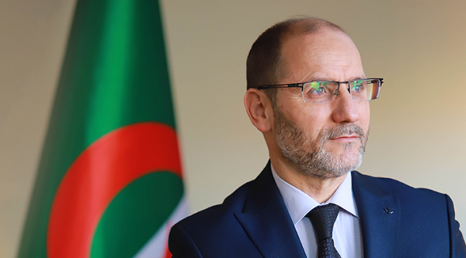 اعتقالات وإيقافات.. النظام العسكري الجزائري يمنع بالقوة التظاهرات والمسيرات المتضامنة مع الشعب الفلسطيني