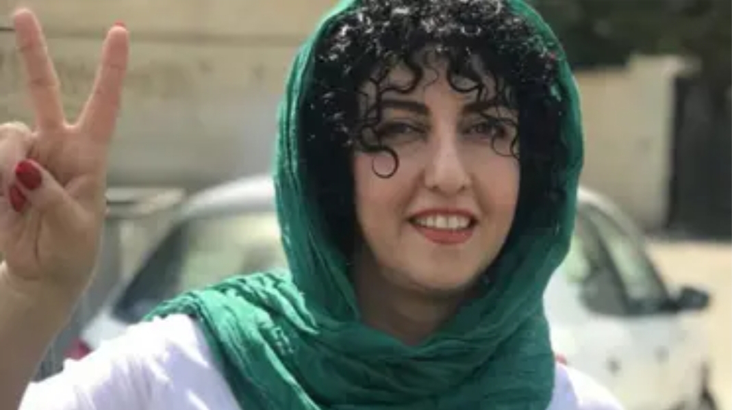 ناشطة إيرانية مسجونة تفوز بجائزة “نوبل” للسلام