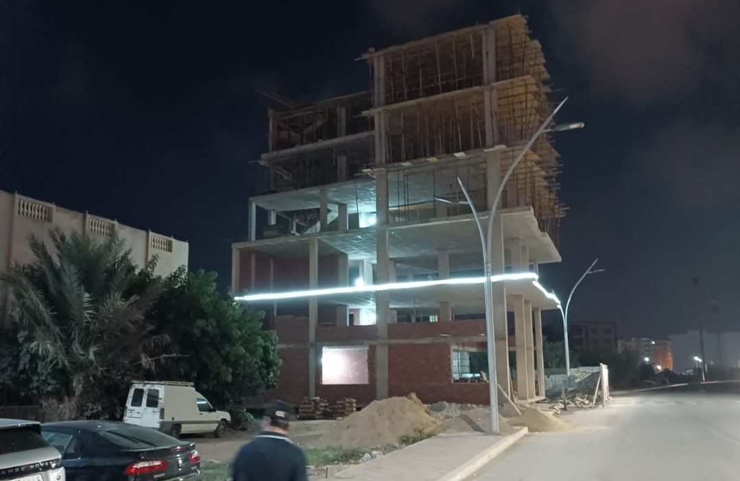 فضائح مارتشيكا تتواصل بالناظور … منح رخصة بناء ب 5 طوابق دون احترام المعايير القانونية في منطقة بطابقين فقط !