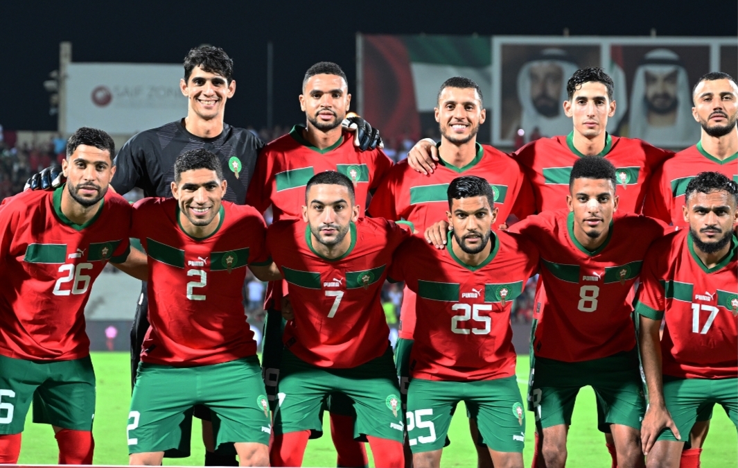 التشكيلة التي سيلعب بها المنتخب المغربي لكرة القدم ضد ساحل العاج بعد لحظات