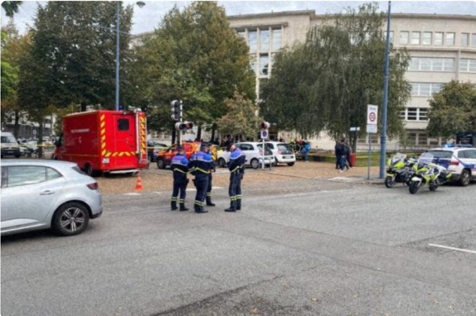 إخلاء ثانوية بفرنسا بعد تحذير بوجود قنبلة