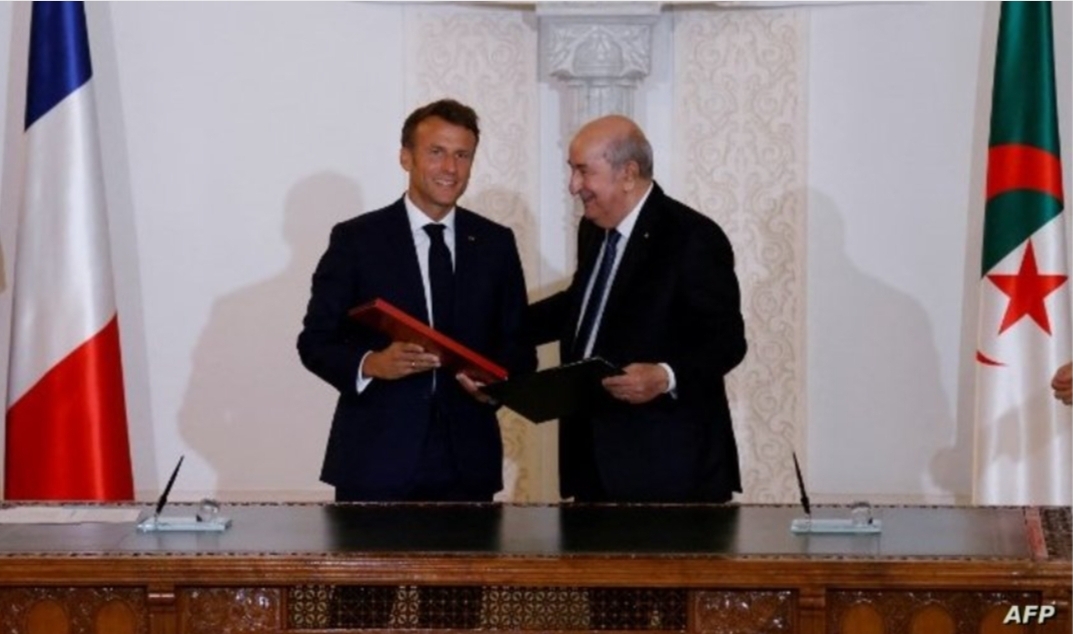 خوفا من إنقلاب الموقف الفرنسي من قضية الصحراء لصالح المغرب … تبون يتودد لماكرون من أجل زيارة الجزائر