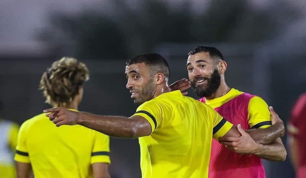 وزير الداخلية الفرنسي يتهم النجم كريم بنزيمة ب “الإرهاب” بسبب دعمه لفلسطين
