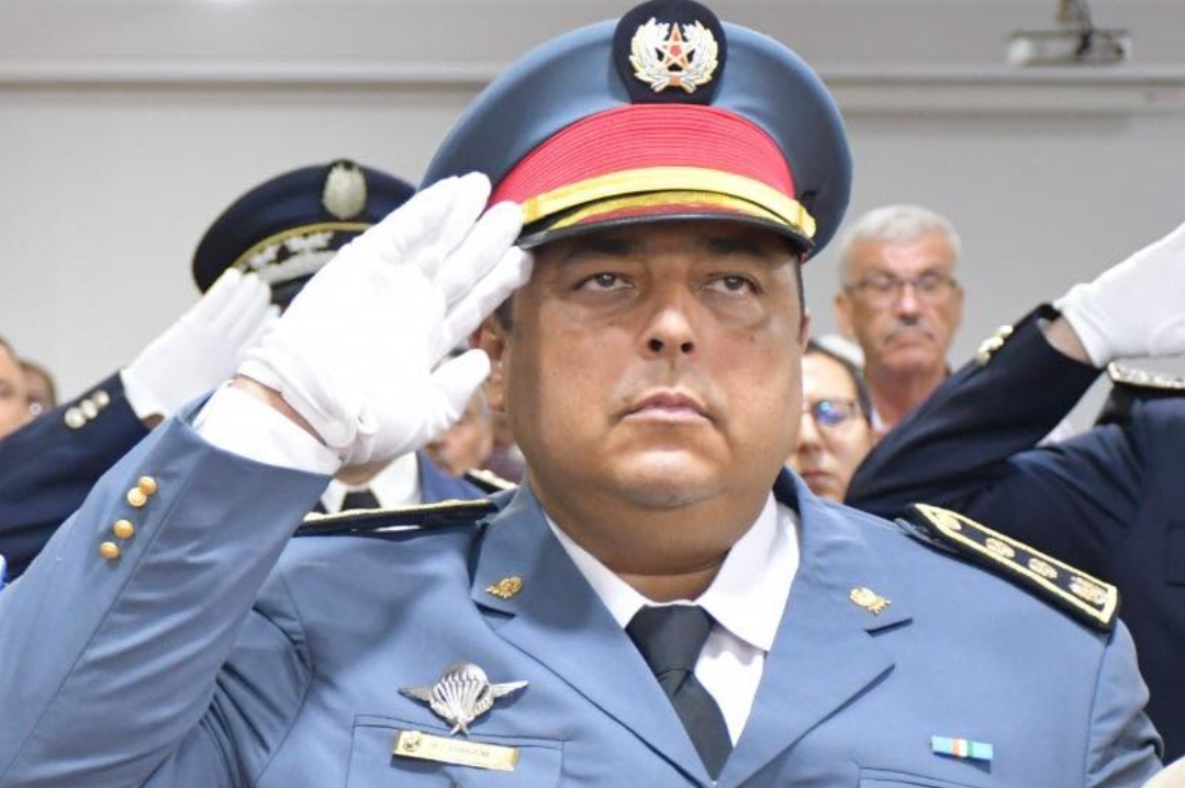 الكولونيل الهبوب … قائد الدرك الملكي بالناظور يزور سرية سلوان ويقوم بخلع شارة وحزام دركي قام بمخالفة عمدا