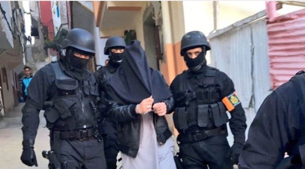 “البسيج” يطيح بأربعة عناصر لتورطهم في التحضير لتنفيذ هجمات إرهابية بمدن مغربية
