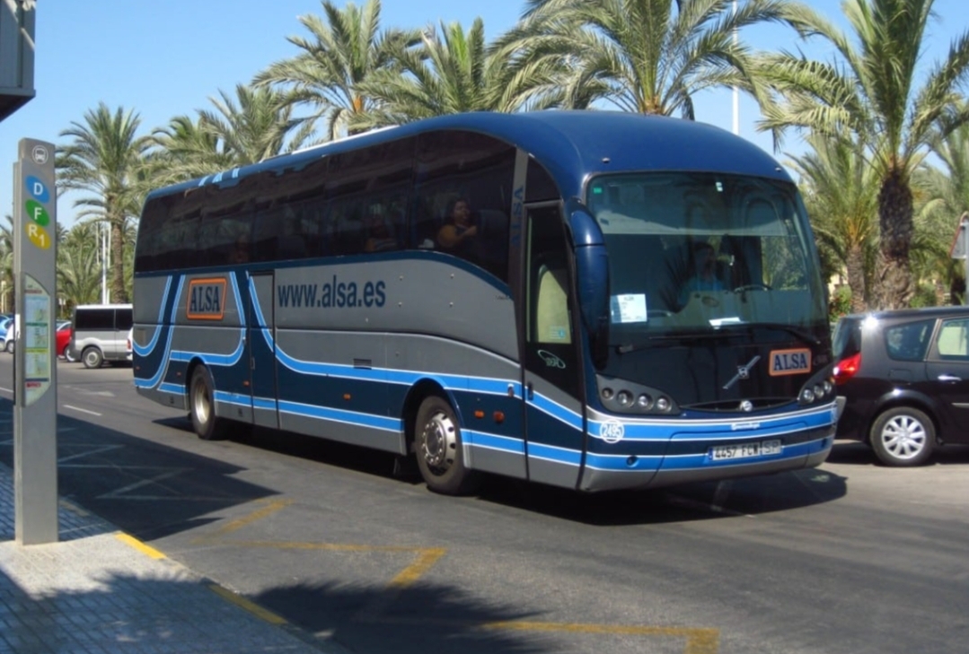 إسبانيا تقرر استقدام سائقي حافلات من المغرب للعمل لديها