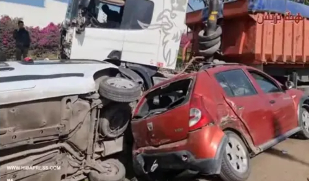 شاحنة تطحن شابة مغربية وأطفالها الثلاثة بالطريق السيار بإسبانيا