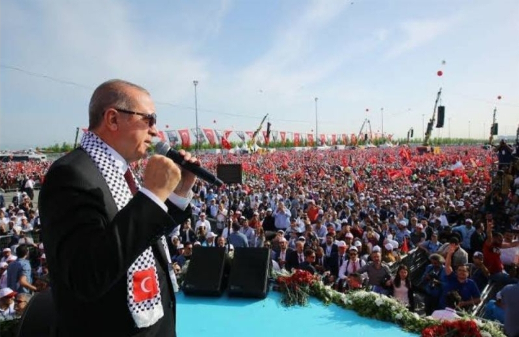 أردوغان يصف إسرائيل ب “الإرهابية وعميلة الغرب” وتل أبيب تسحب دبلوماسييها من تركيا !