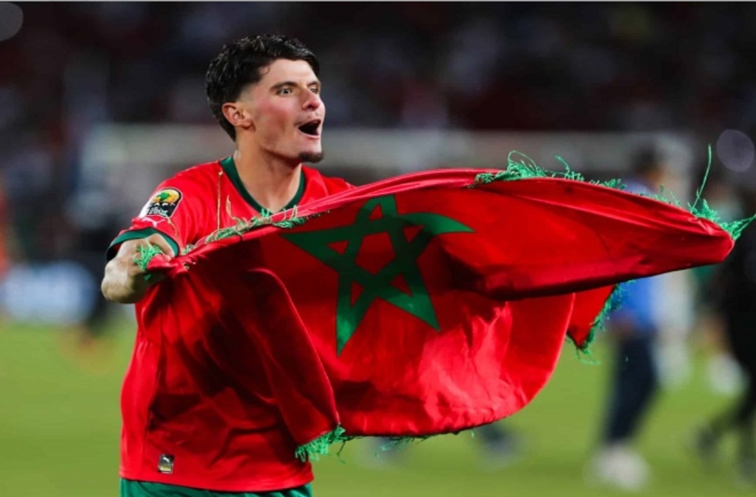 المدرب الكفء … الركراكي يتصل بالنجم الصاعد العزوزي للاطمئنان عليه بعد تعرضه لإصابة بليغة في الدوري الإيطالي