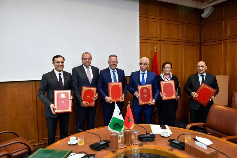 المغرب والبنك الإفريقي يوقعان 3 اتفاقيات