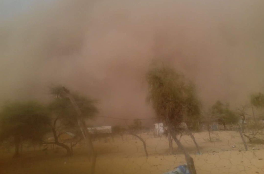 فرنسا على موعد هذه الليلة مع عاصفة قوية ورياح تصل إلى 180 كلم في الساعة والسلطات تطلب السكان إلتزام منازلهم