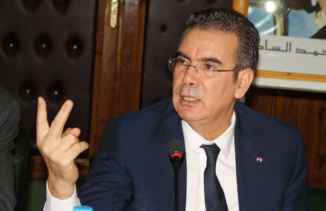 بعد أن رفض تلقي الأسماك منه كهدية … عامل الحسيمة الجديد يمنع رئيس المجلس الإقليمي إسماعيل الرايس من دخول مكتبه دون برنامج محدد !!