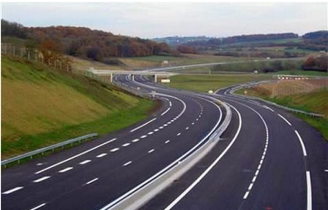 الملك محمد السادس :   المغرب سيشيد ألف كيلومتر جديدة من الطرق السيارة !