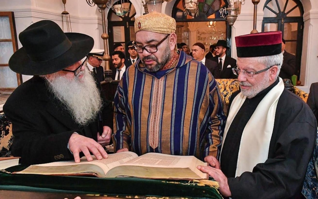 رئيس طائفة اليهود المغاربة يطلب الملك محمد السادس بحماية إسرائيل !