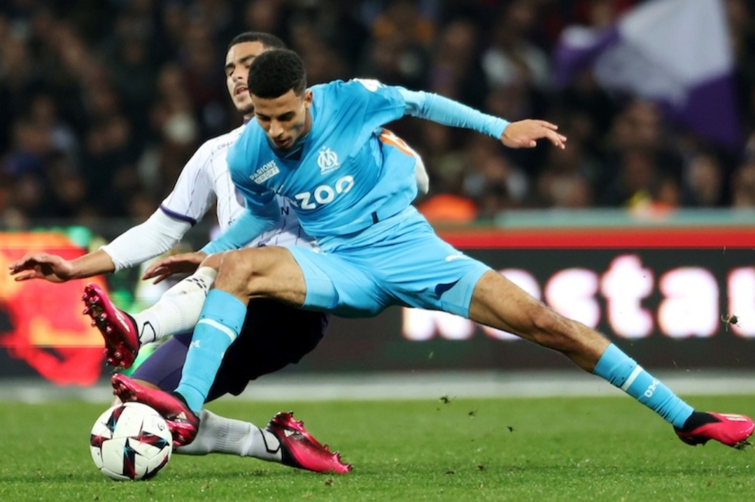 دعوة الركراكي لعز الدين أوناحي المصاب في ظهره يثير استهجان جماهير مارسيليا