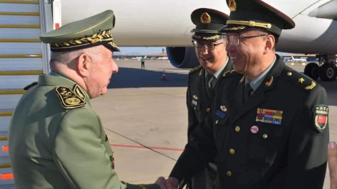 شنقريحة يطير إلى الصين بحثا عن صفقات تسلح بسبب غرق روسيا في حربها على أوكرانيا