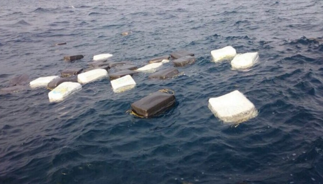 في ظل تزايد نشاط المهربين … العثور على رزم من الحشيش بشاطئ بوغافر بالناظور !!