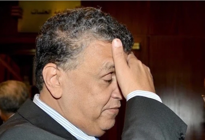 وزير سابق “يطلق الرصاص” على وزير العدل وهبي