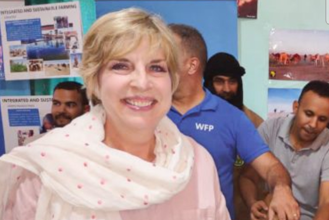 قد يكون للأمر الموقف المغربي من الحرب على غزة … سفيرة أمريكا بالجزائر تزور مخيمات “البوليساريو”